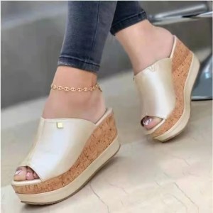 Summer New Women Slippers Luxury Designer Shoes for Women Fashion Large Flat Sandals Zapatos De Mujer in 2025